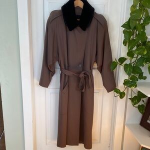 Vintage Wool Tan Brown Trench Coat Women’s Black Collar Velvet & Faux Leather